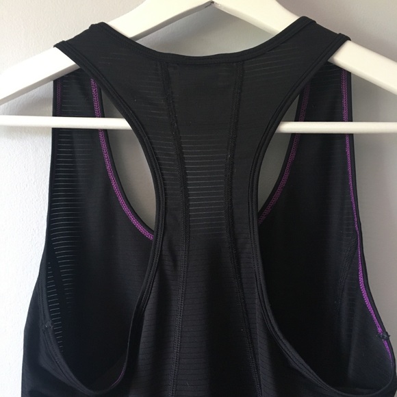 North Face black tank - Picture 4 of 7